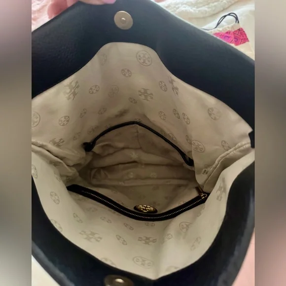 Tory Burch Amanda Foldover 3-Way Black Pebbled Leather Crossbody Bag - Picture 12 of 13